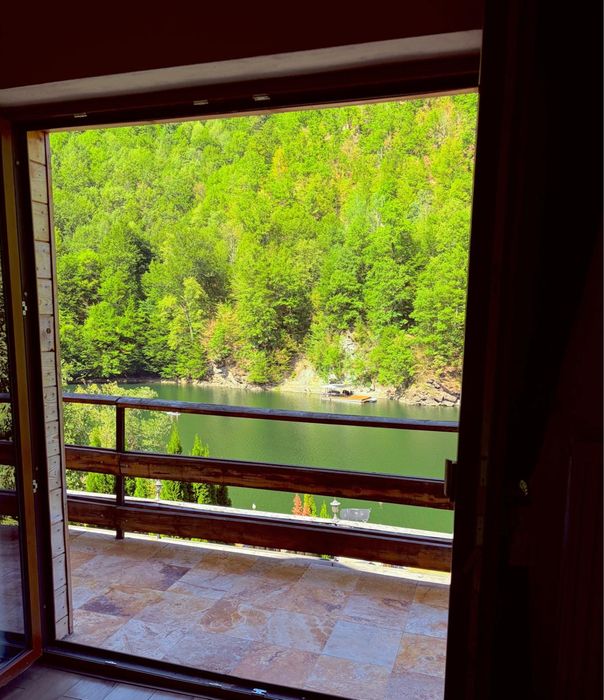 Cabana la munte cu jacuzzi, ponton pe lac, Tarnita Cluj, petreceri