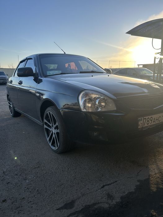 Продам Приору 2011 год