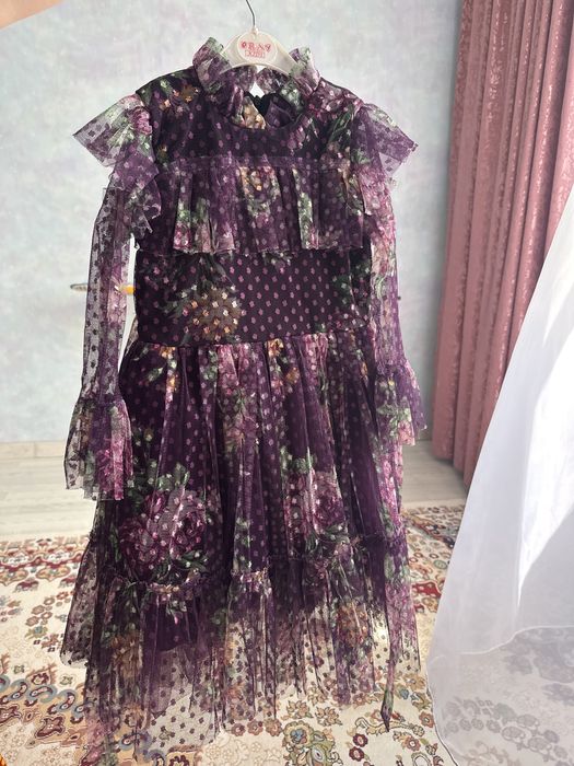 детское платье 5-6 лет надели 1 раз за цену можно договориться