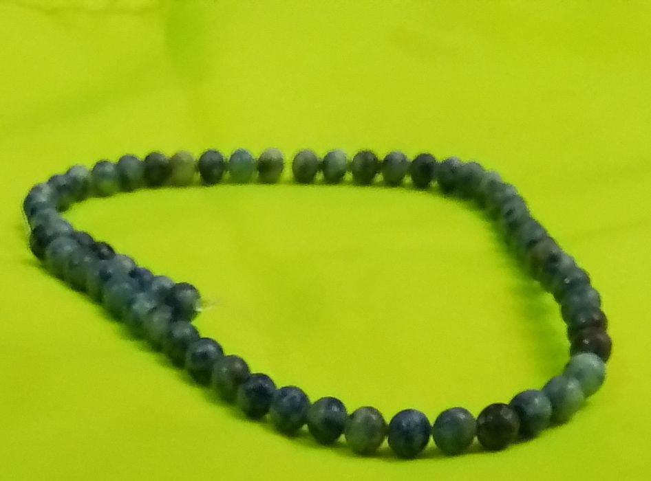 Колиета,гривни    естествен камък размер по поръчка