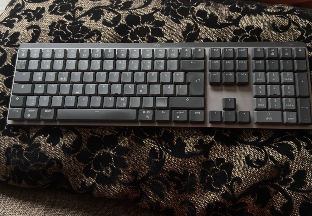 Logitech MX keys - mechanical механична клавиатура