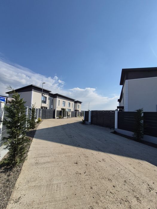 Casa de vânzare P+1 etaj  tip insiruita Valea Lupului