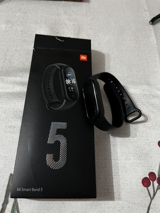 смарт гривна Xiaomi Mi Smart Band 5
