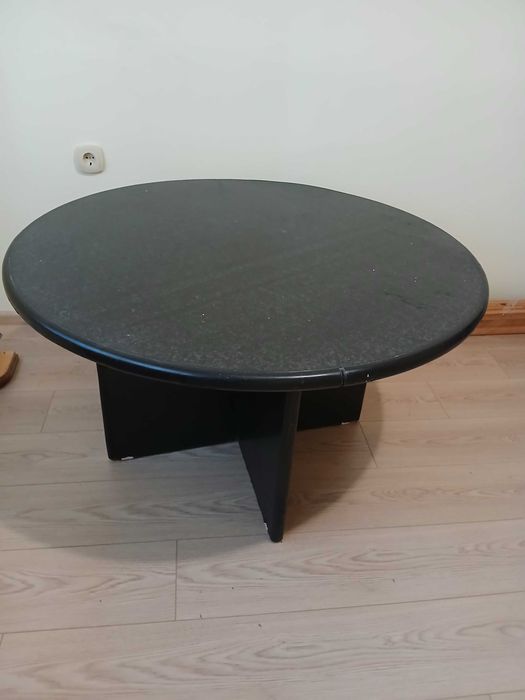 Продавам холна маса,кръгла, запазена 70лв