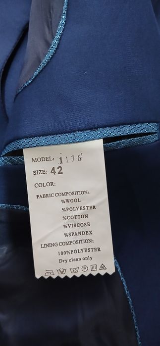 Продам костюм тройку для мальчика