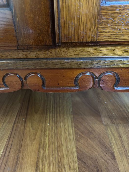 Bibliotecă stejar masiv – stil franțuzesc autentic, piesă rară!