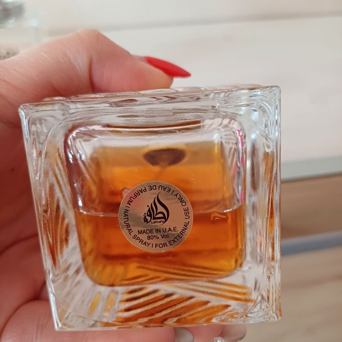 Два дамски парфюма ,използвани малко