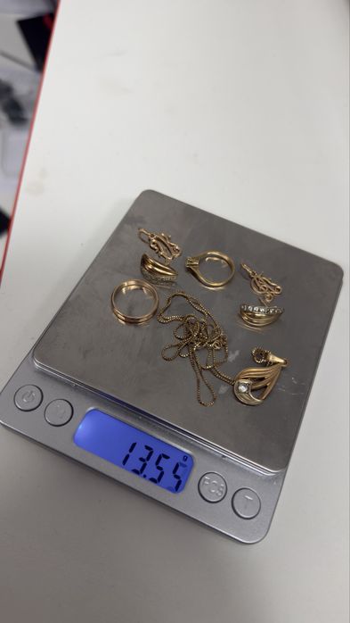 Продавам златни изделия 13.55гр.