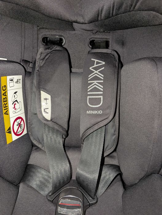 Столче за кола AXKID MINIKID 3 (0–36 кг)
