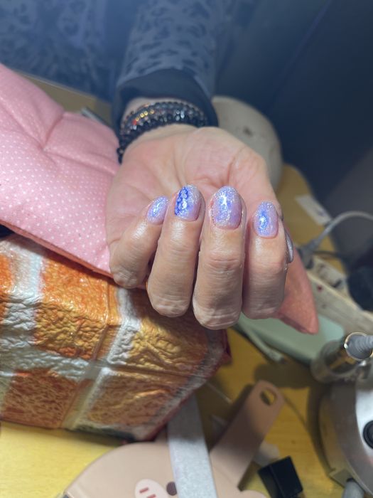 Unghii cu gel 100 Lei