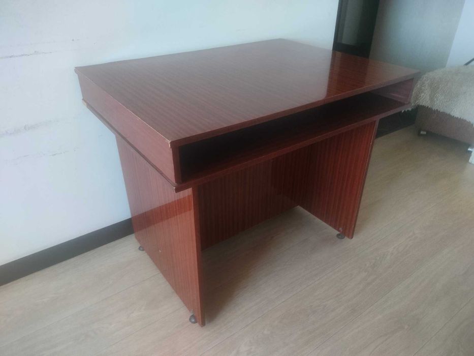 продаю письменный стол двухсторонний