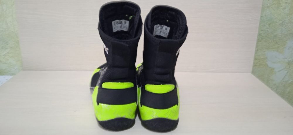 Продам боксерки  .