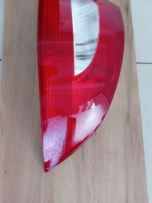 Stop stopuri lampa spate stanga/dreapta Skoda Superb 2008-2012