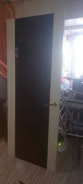 Продам дверь с коробом