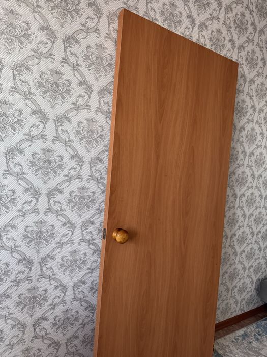 Отдам дверь бесплатно