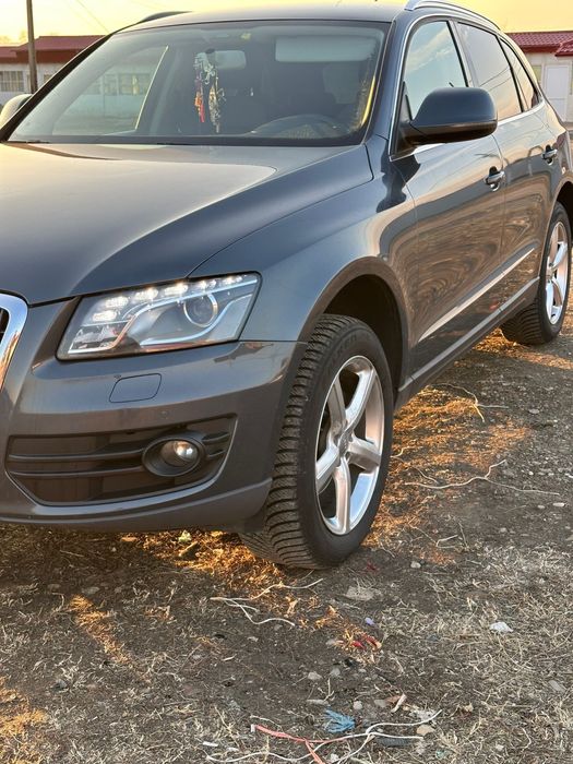 Audi q 5 quatro  propietar Scimb cu Renault Trafic 6 locuri!