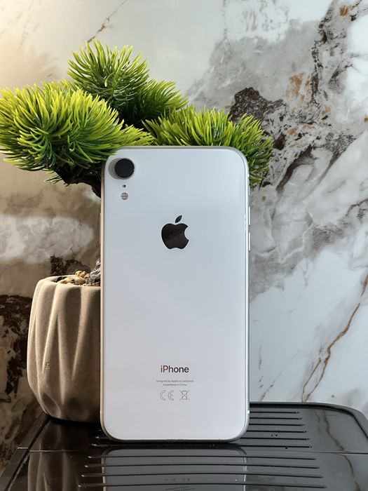 Apple iPhone XR 64GB – Бял цвят (White) – Отлично състояние