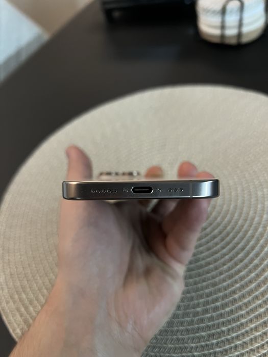 iPhone 16 Pro 128GB Desert Titanium - Отлично състояние