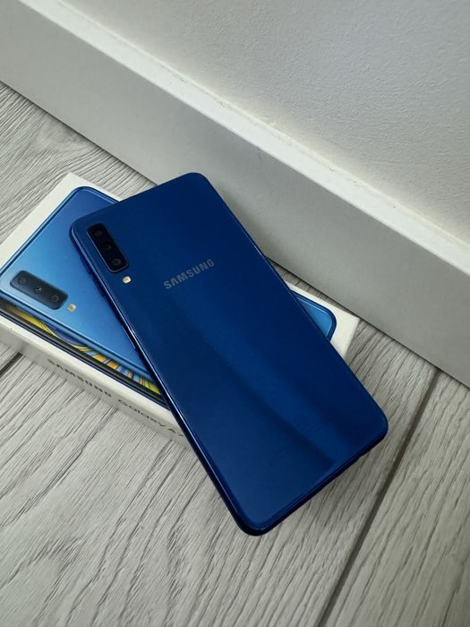 Продам смартфон samsung A7
