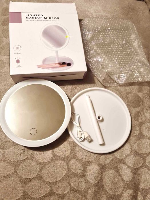 Козметично светещо огледало,ново