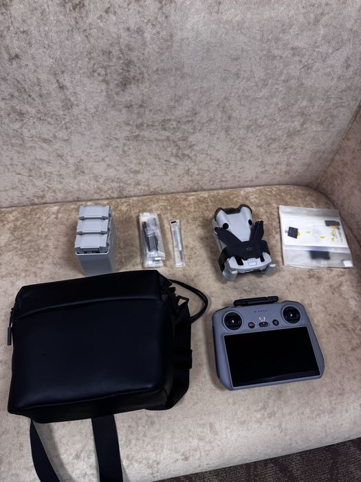 Продам DJI Mini 4 Pro Fly More Combo RC2 пульт