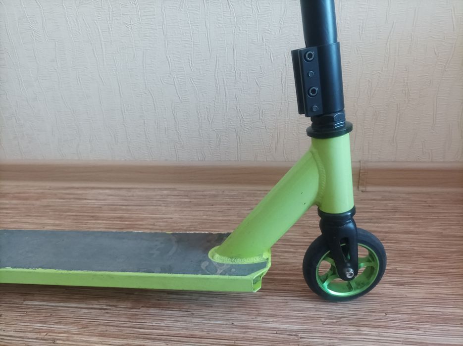 Продам самокат трюковой в ОТС