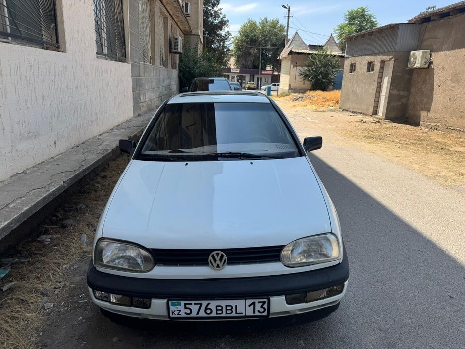 Голф 3   1.8 автомат