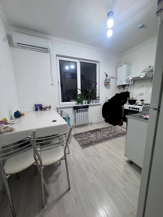 Uy sotiladi 5 etajda 3xonali