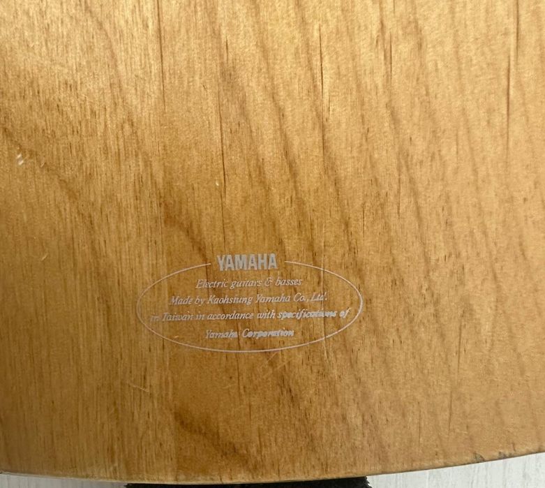 Электрогитара YAMAHA