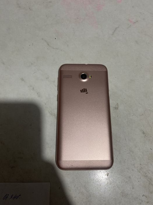 Продам телефон MicroMax Q346