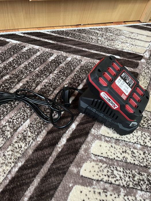 Set acumulator si incarcator parkside
