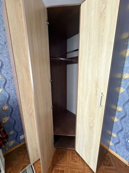 Продам шкаф угловой