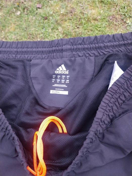 Продавам 3 броя къси панталони