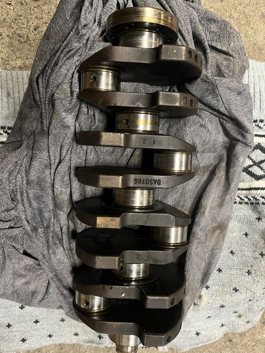 Коленвал на ауди с4. 2.0