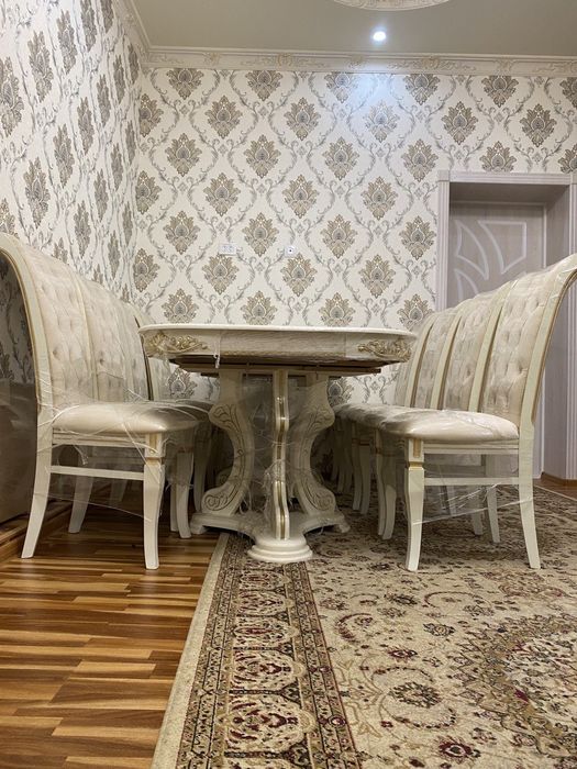 Срочно продоётся стол стуля