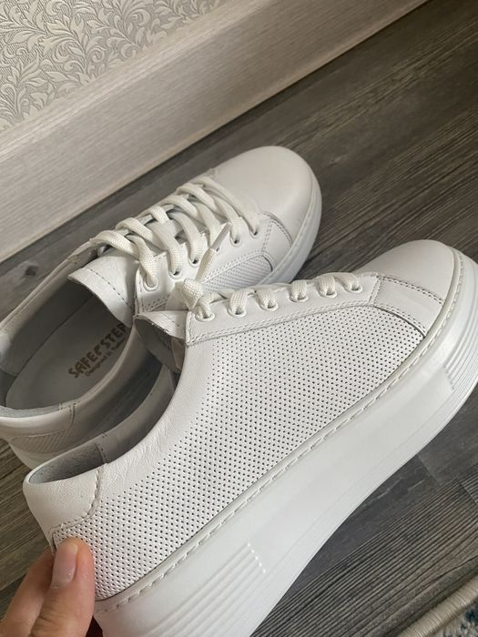 Продам кеды