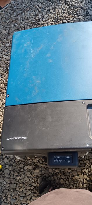 Invertor de curent pentru panouri fotovoltaice