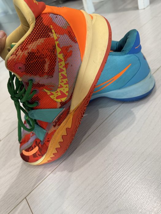 Продам баскетбольные Кроссовки KYRIE 7!