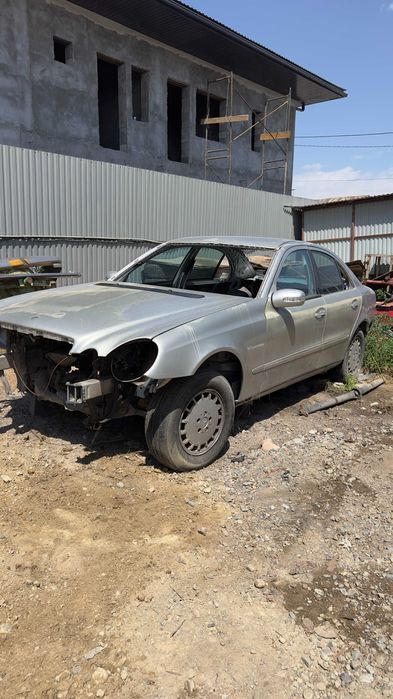На запчасти кузов w211