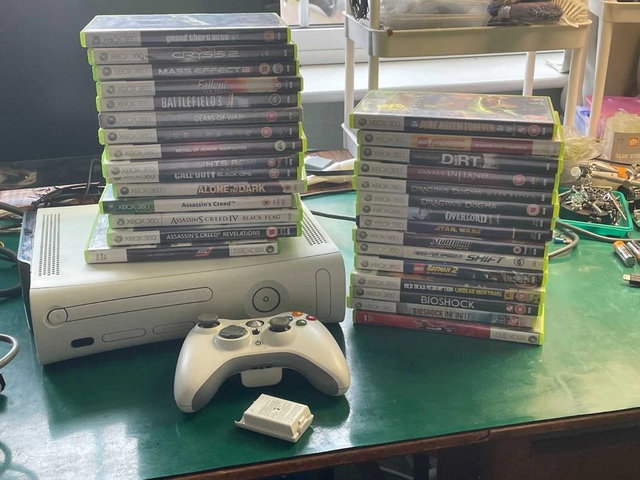 Конзола Геймърска Xbox 360 Elite почти като Xbox one