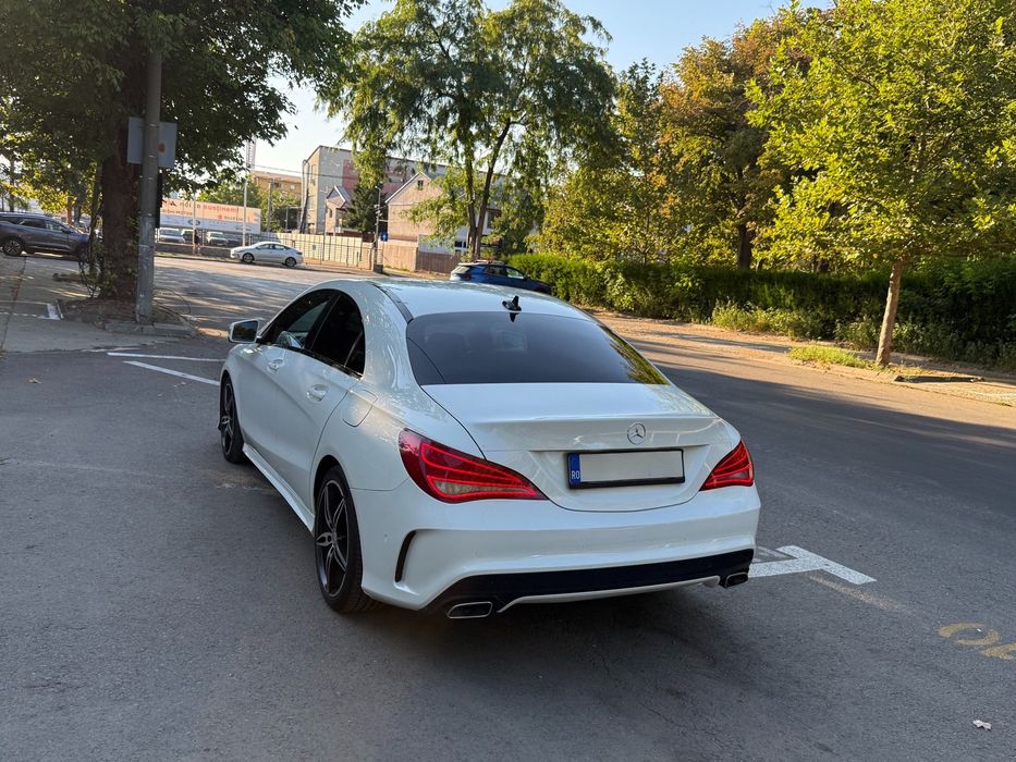 Mercedes-Benz CLA 200 Mercedes-Benz CLA 200 AMG
