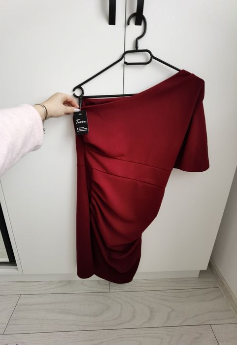 Rochie midii eleganta NOUA