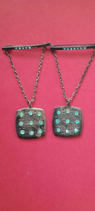 2 броши. украина львов. 1955 год ссср.