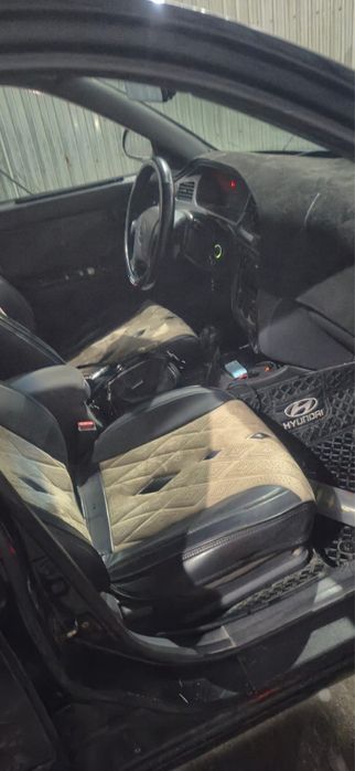 Продам машину hyundai elantra