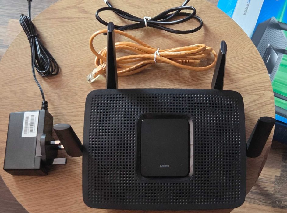 Рутер: Linksys EA8300 Max-Stream AC2200