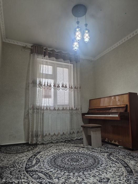 Уй сотилади холати яхши пишган ғиштдан қурилган