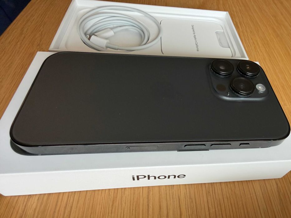 Apple iPhone 14 Pro 128 GB Space Black + подаръци