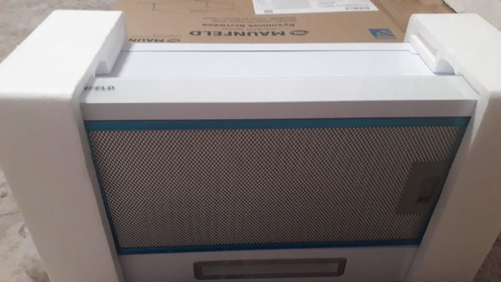 Продаётся вытяжка новая