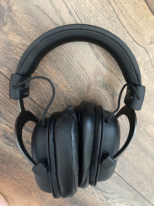 Геймърски слушалки Hyper X и клавиатура Aula