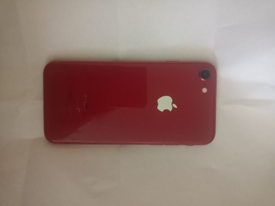Продам Iphone 8 red